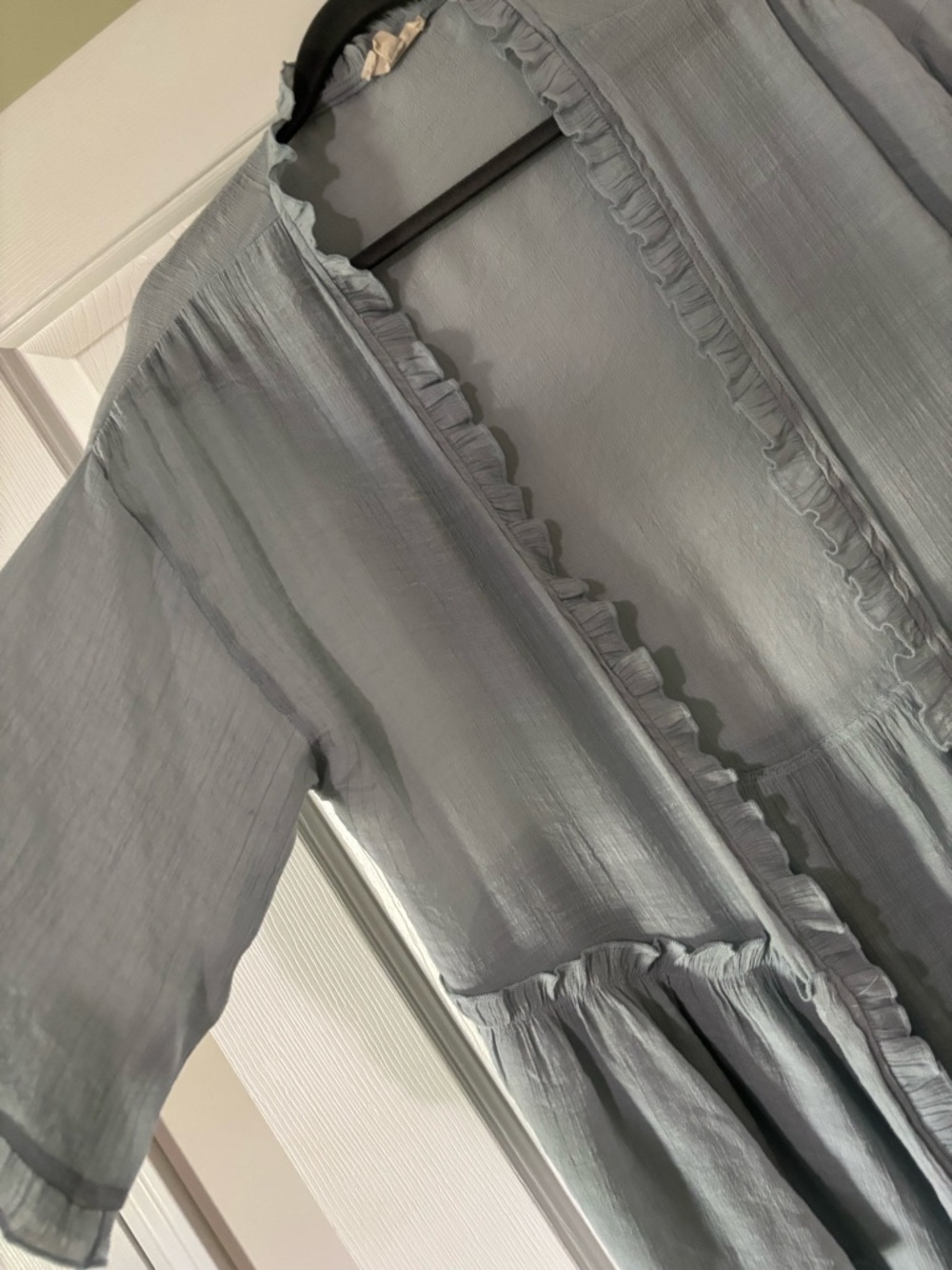 Easel Ruffle-Trim Duster - Picture 2 of 4